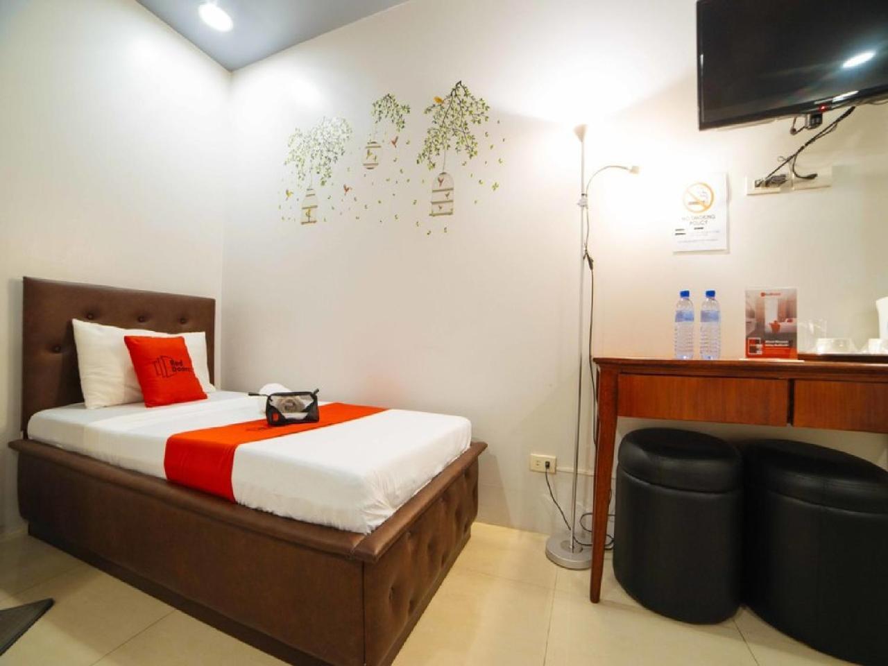 Reddoorz Plus @ Tayuman Manila Luaran gambar